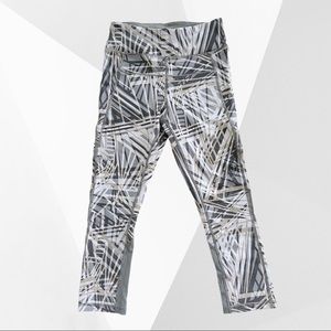 2/25$ CALVIN KLEIN Women’s cropped leggings